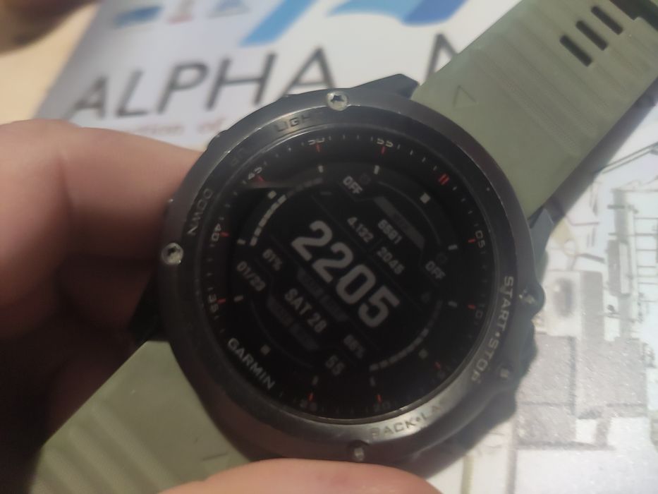 Продавам Garmin Fenix 3