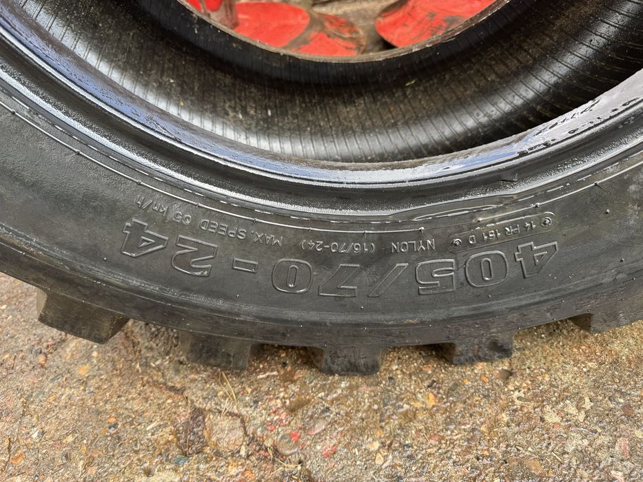 Гуми за челен товарач