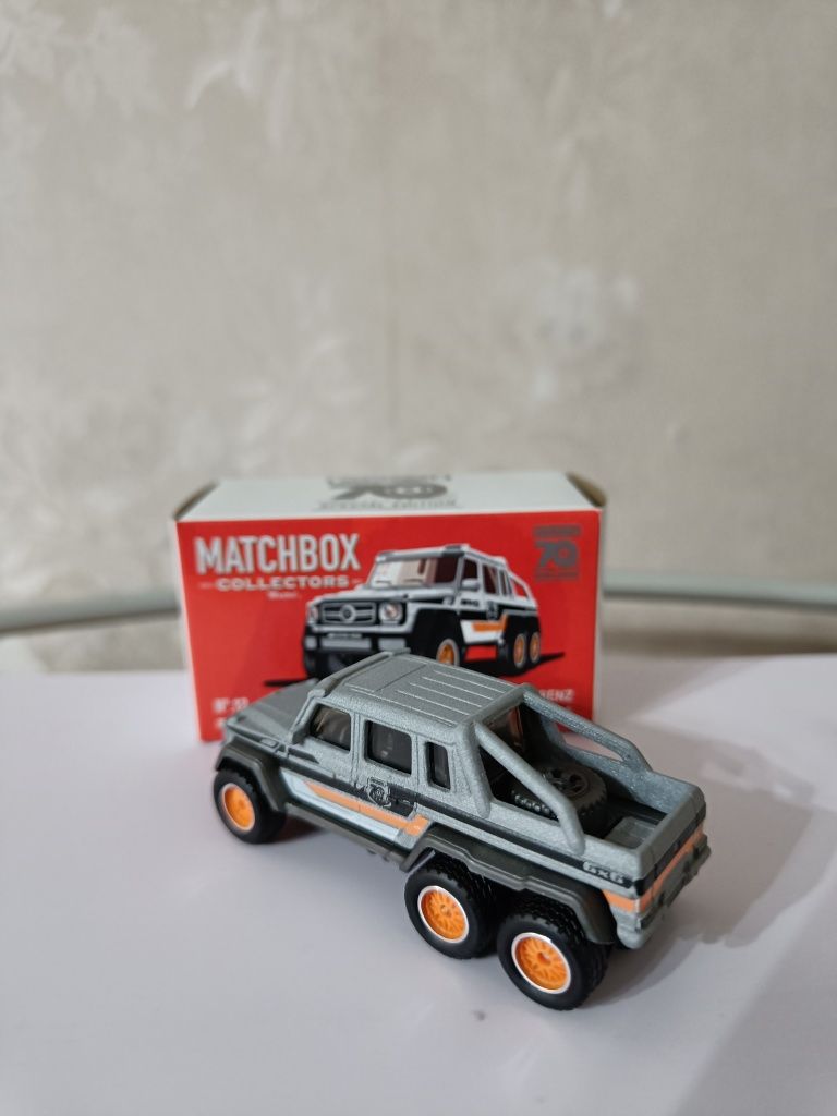 Mercedes-Benz G63 AMG 6x6 (matchbox collectors) hot wheels