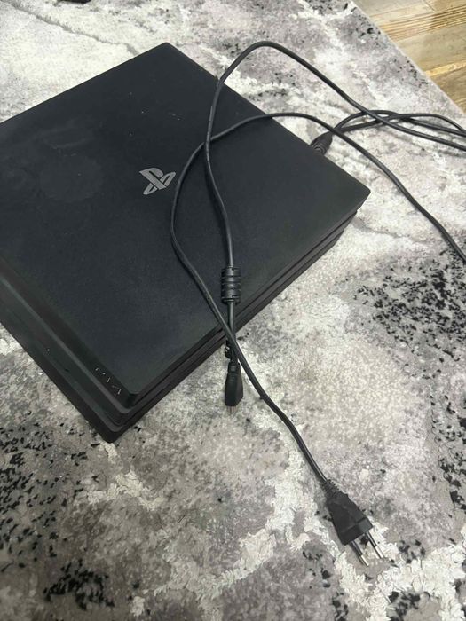 Vand ps4 pro cu mai multe jocuri
