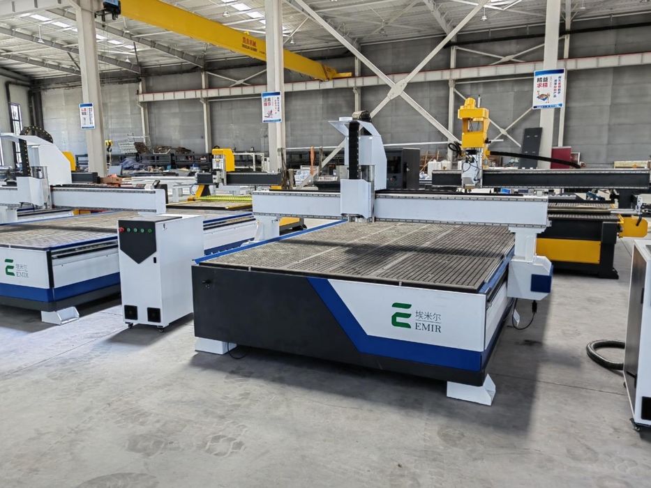 Фрезерные станки с ручной сменой  инструмента с ЧПУ