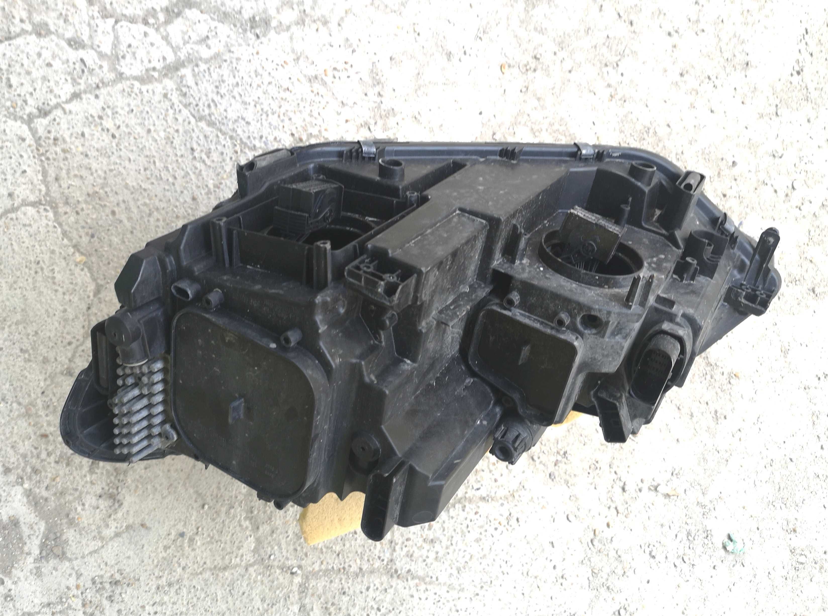 Оригинален фар Vw Touran Led