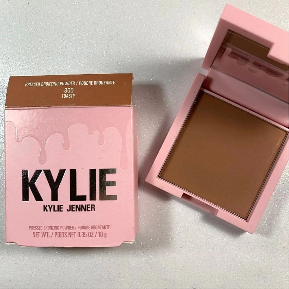 Kylie Jenner bronzer