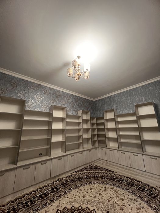 dokon uchun shkaf srochniy sotiladi