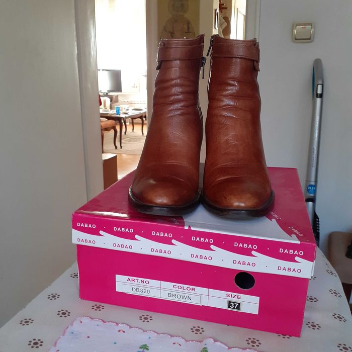 Елегантни боти от естествена кожа! Цената е \.