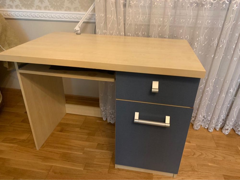 Продам шкаф и компьютерный стол