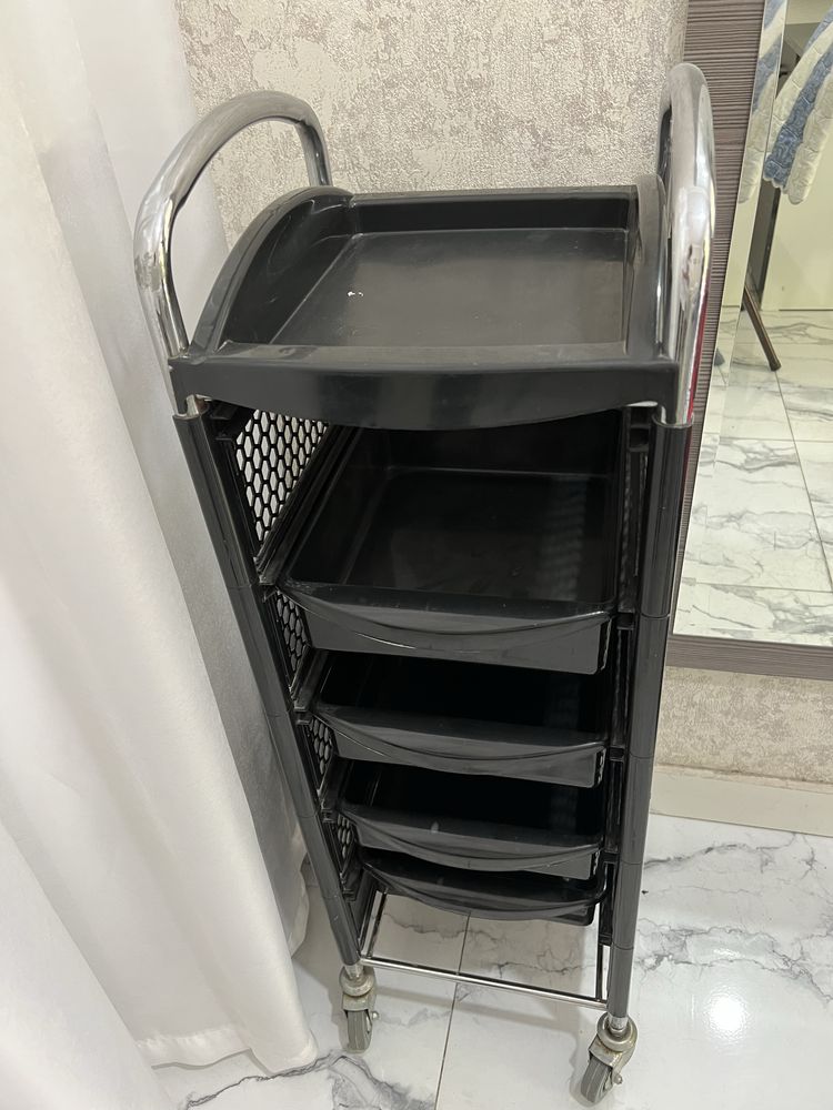 Продается вся мебель из салона красоты