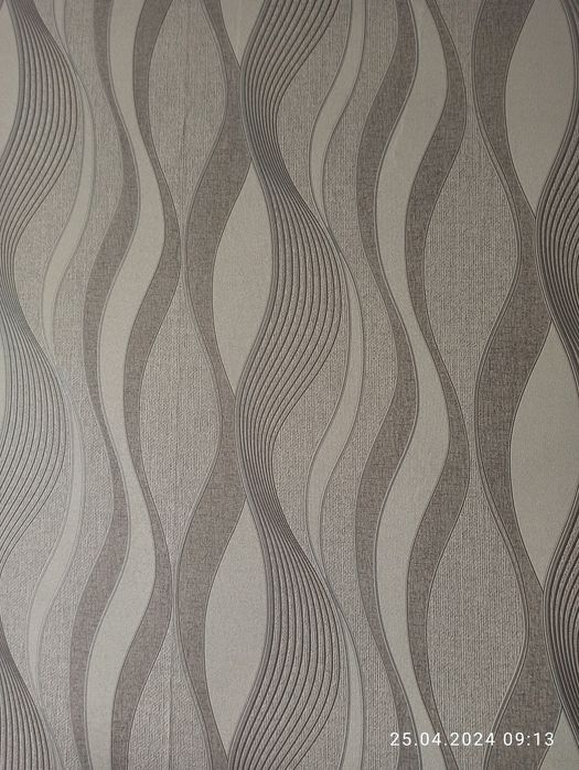 Новый рулон обоев