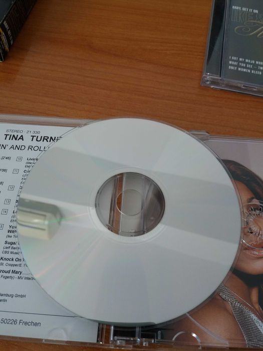 Vand o colectie de doua albume rock ale trupei Ike & Tina Turner