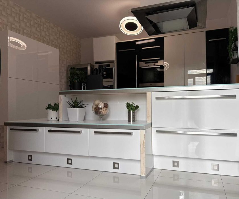 Ofer spre vanzare mobila bucatarie