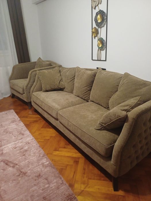Vând canapea 3locuri
