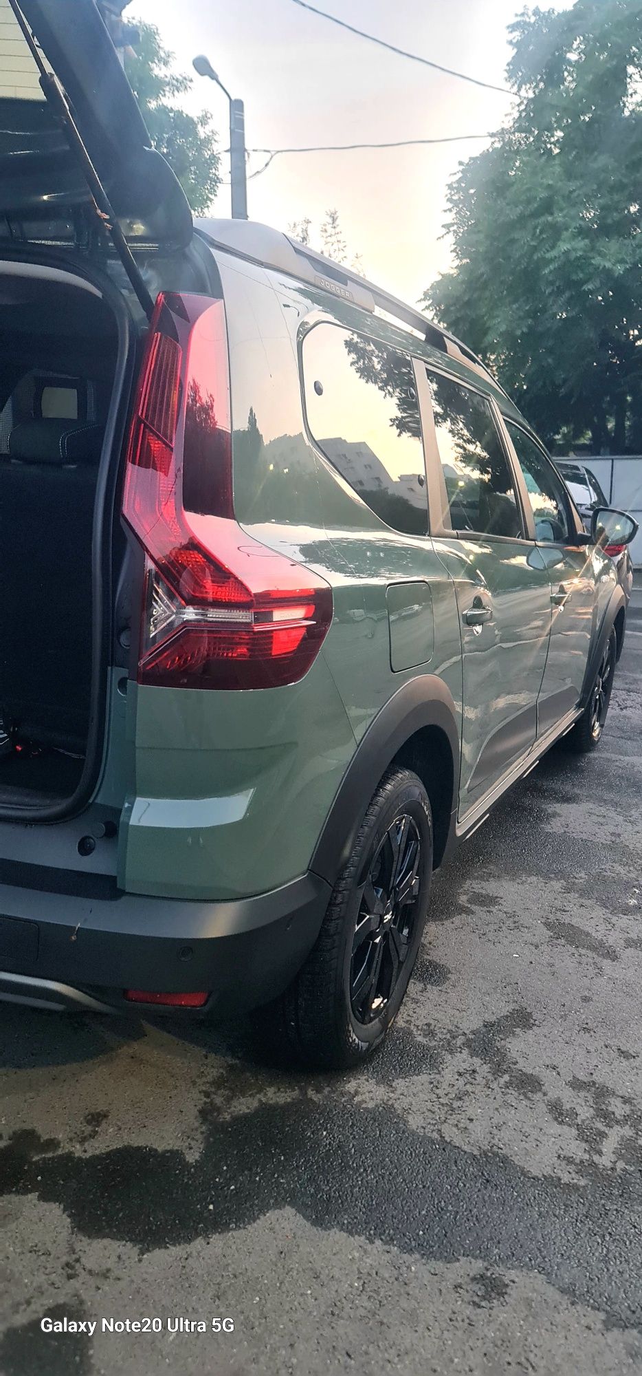 Dacia Jogger  EXTREME PLUS 7locuri ediție limitată extra full  5000 km