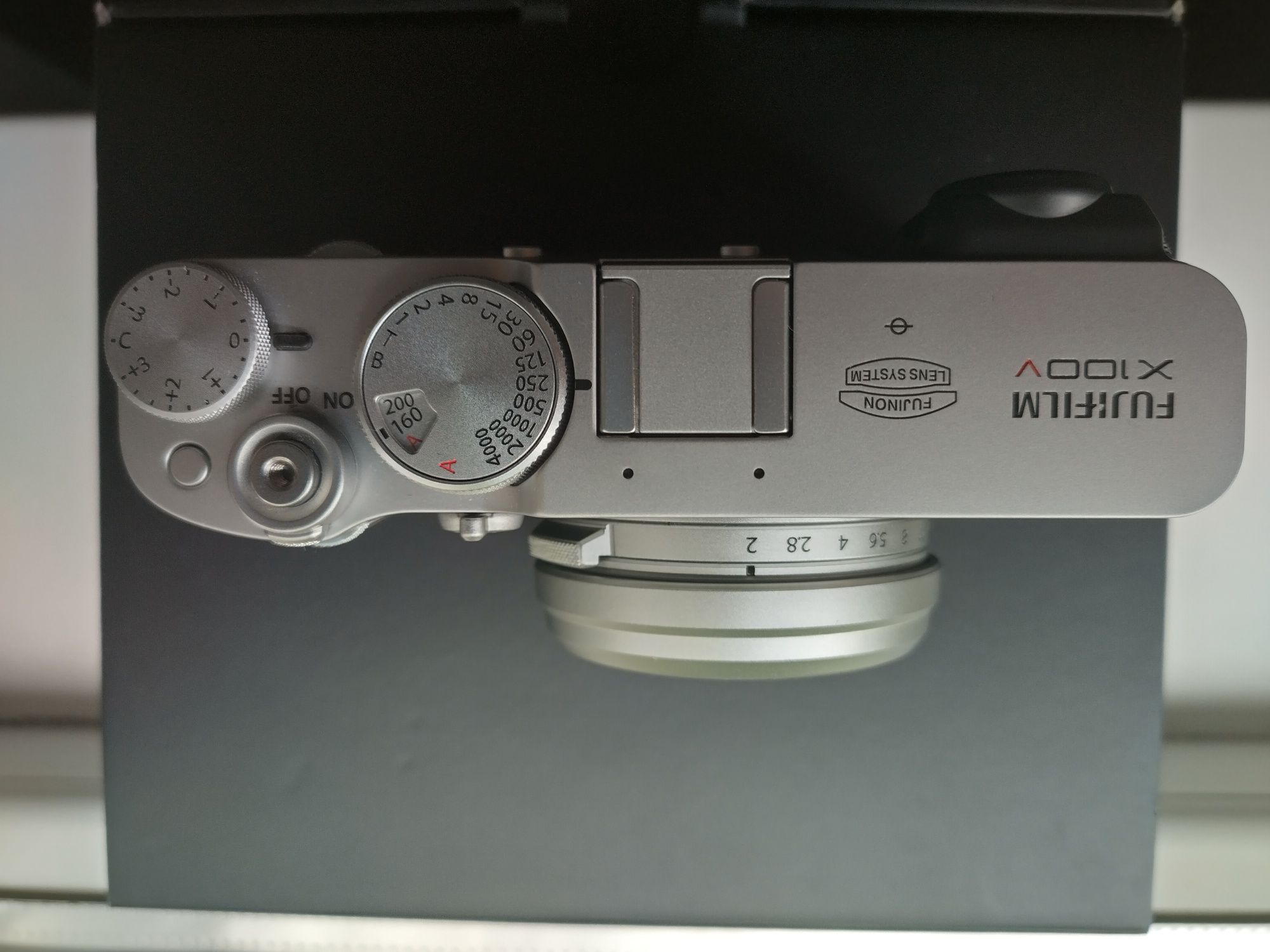 Vând/schimb Fujifilm X100V full box , în garanție