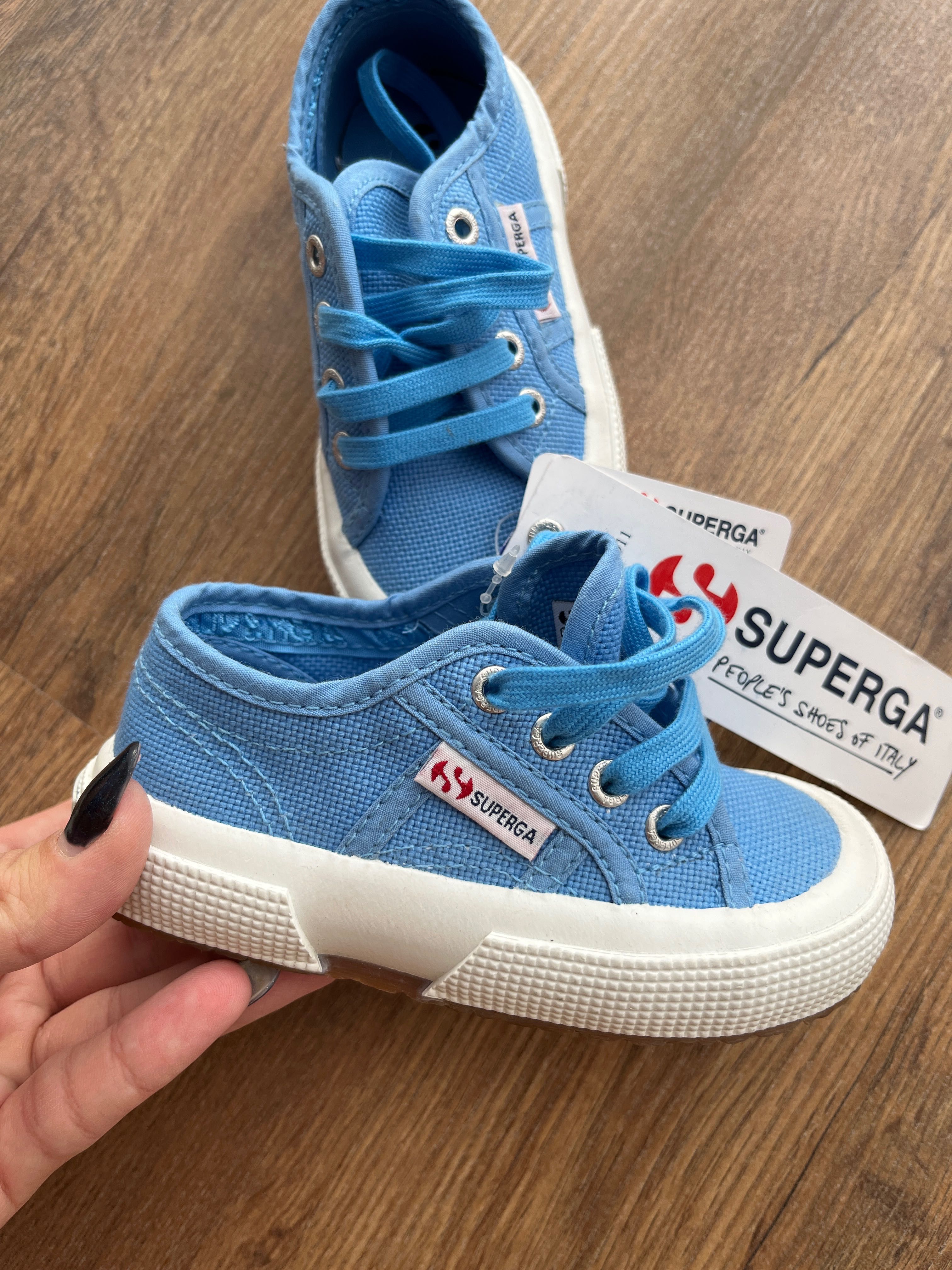 Нови детски обувки Superga 35 лв