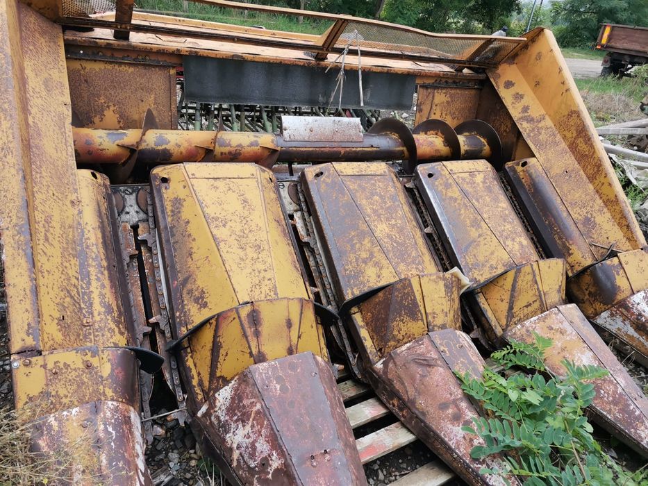 Vând masa porumb oros fără tocător pe 4 rânduri prindere claas