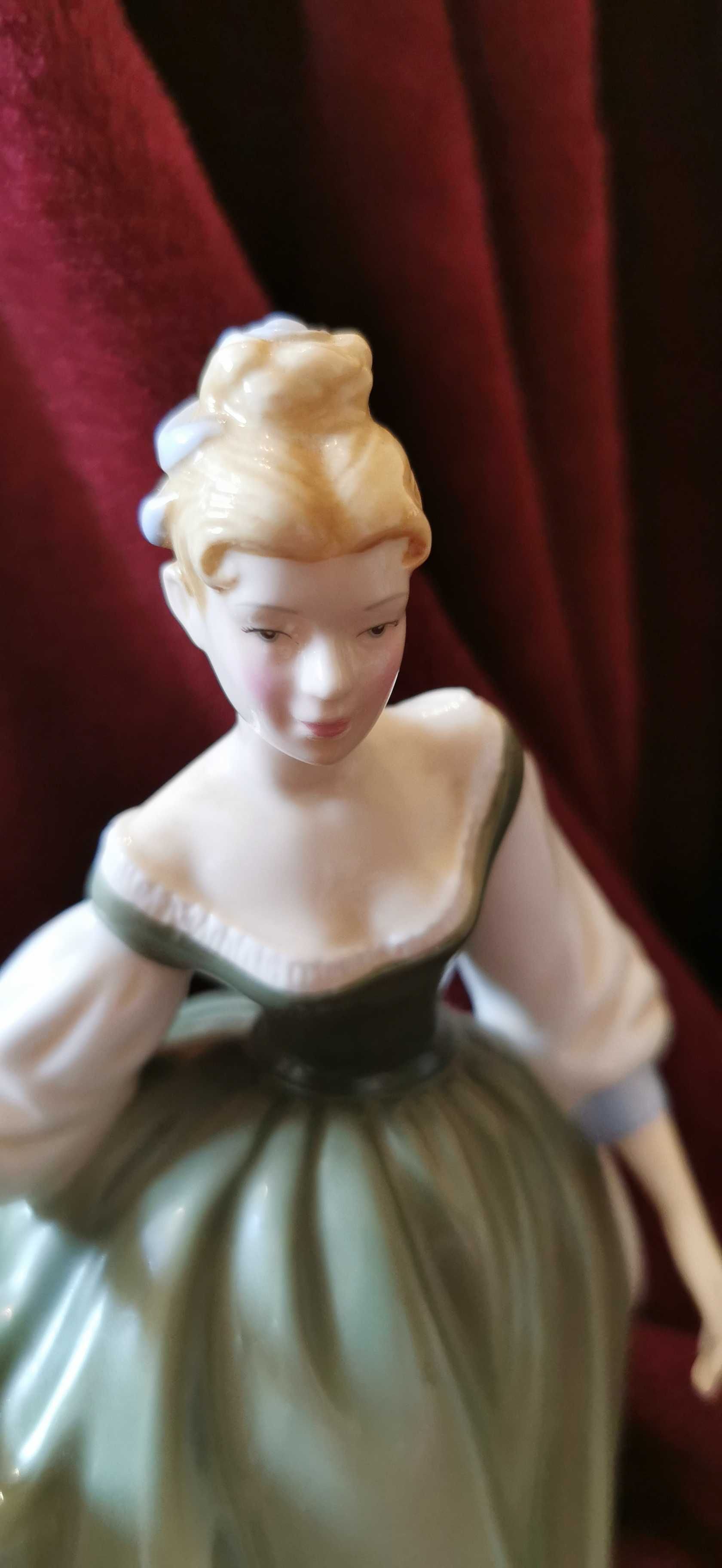 Винтич,,Royal Doulton Fair lady" HN 4719. Английска порцеланова фигура