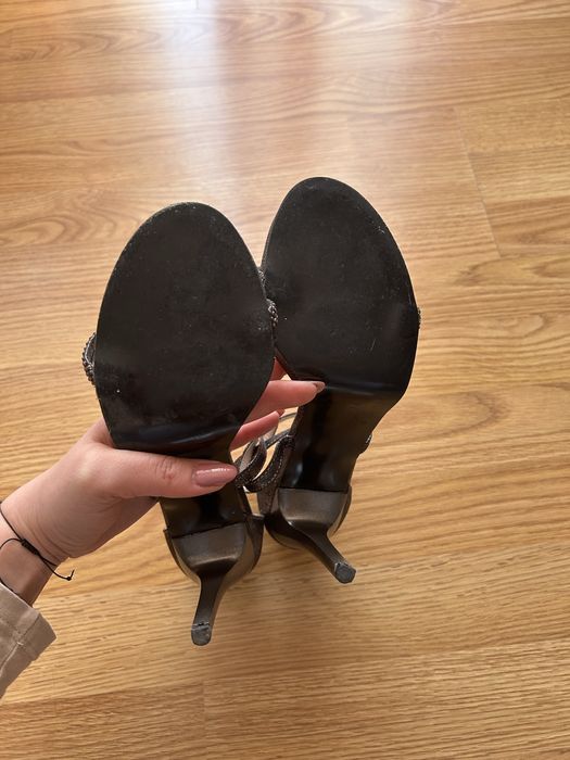 Sandale cu bretele 37