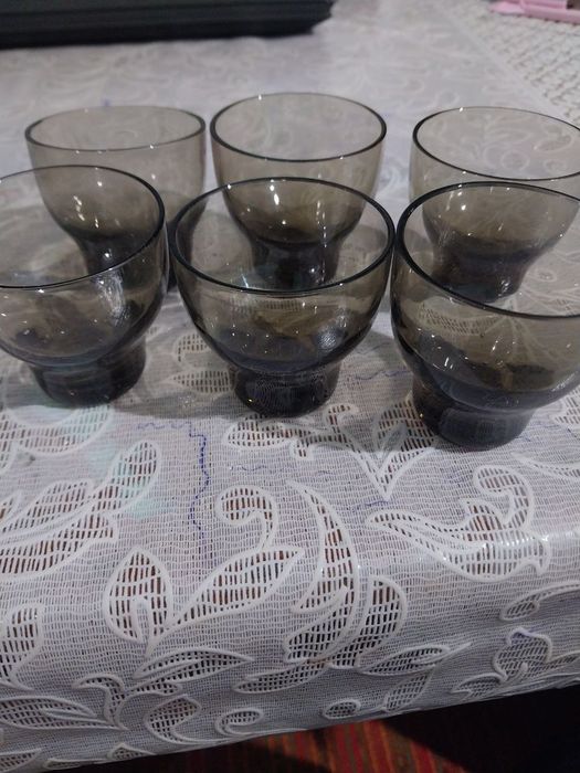 Хрусталь и цветное стекло.