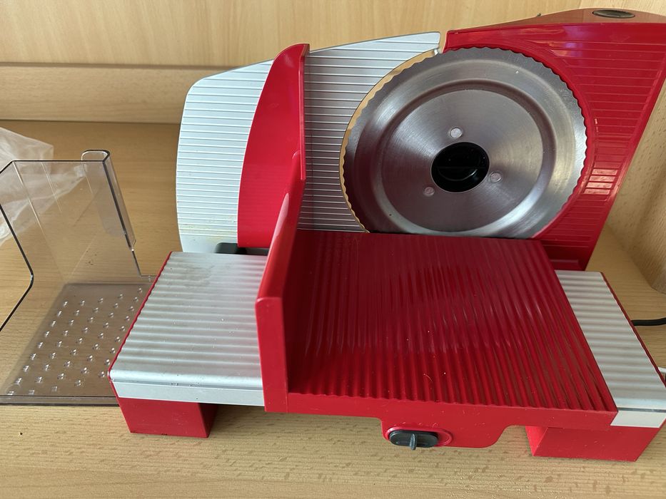 Машина за рязане на мезета Bosch