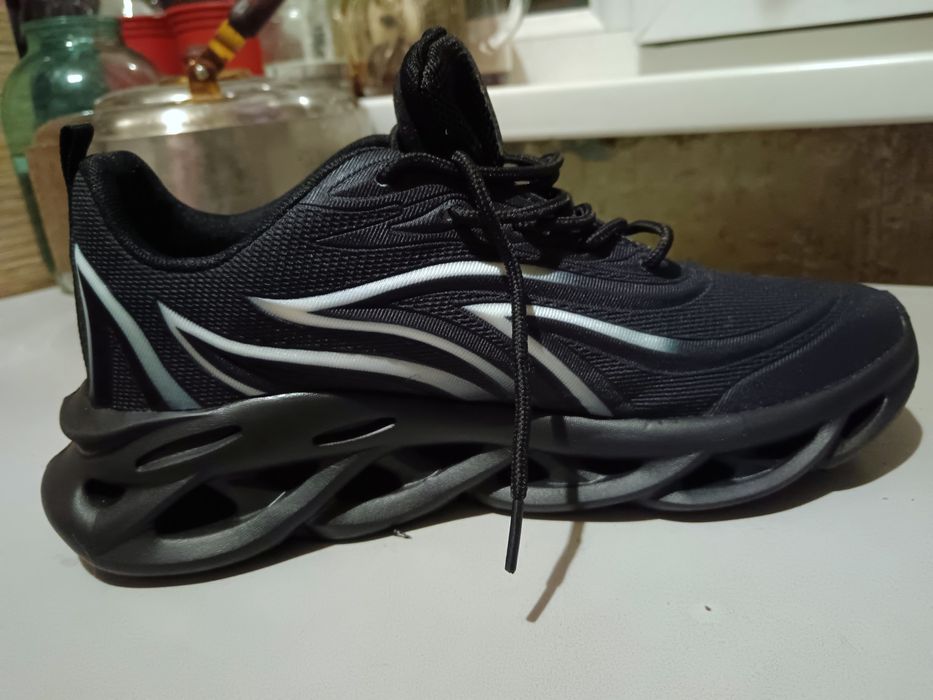 Кроссовки мужские 43 размер лёгкие