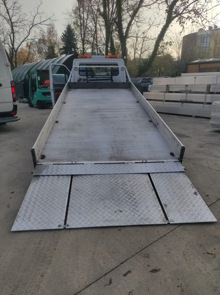 Продава Пътна помощ