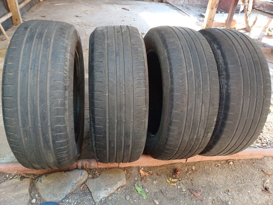 Vând set 4 anvelope vară 215/60 R17