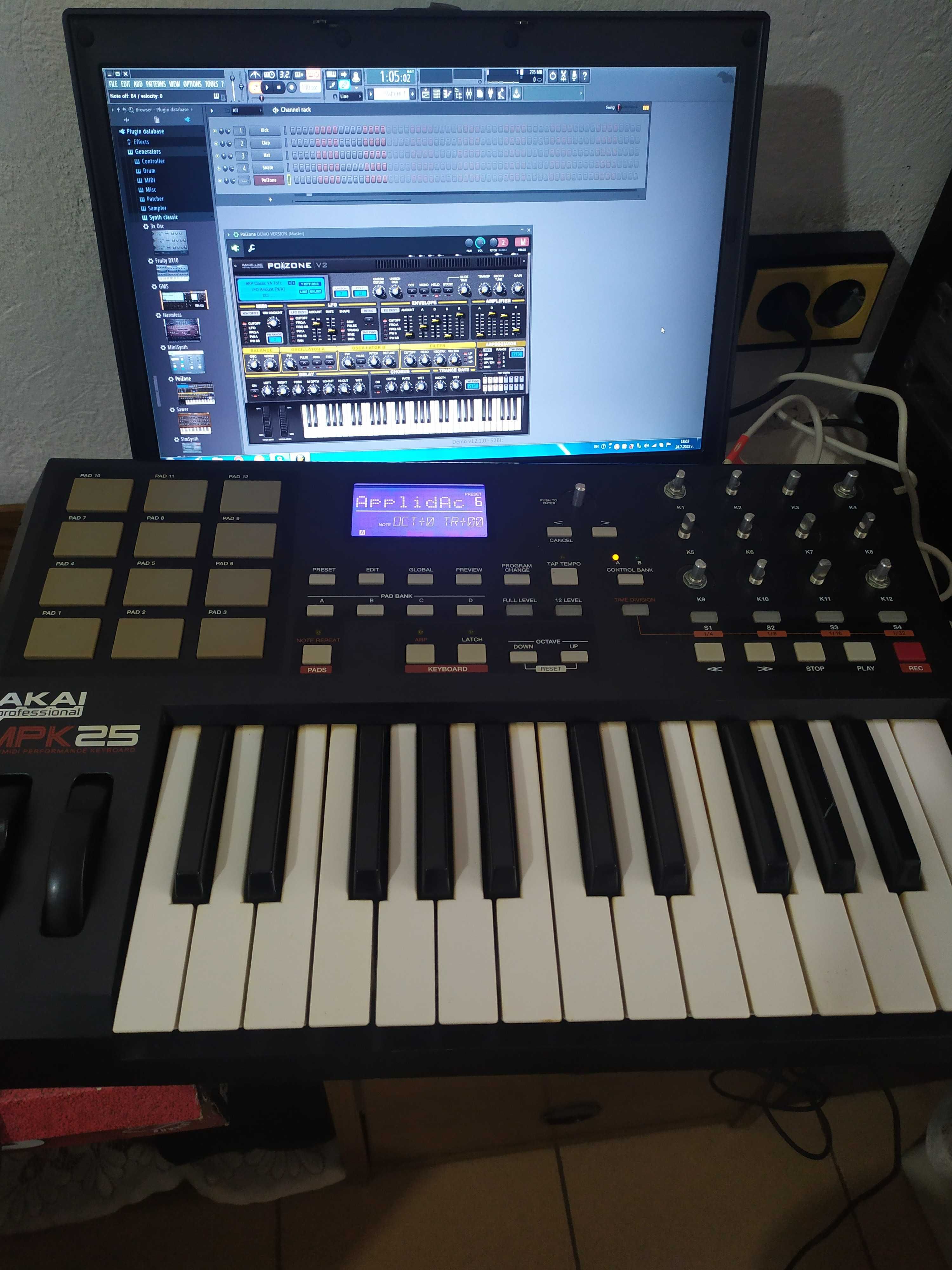 Midi Keyboard Akai mpk 25 Professional Миди клавиатура .