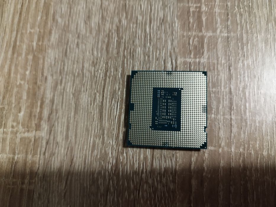 Procesor I3-10100 + COOLER