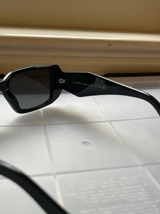 Ochelari de soare Prada