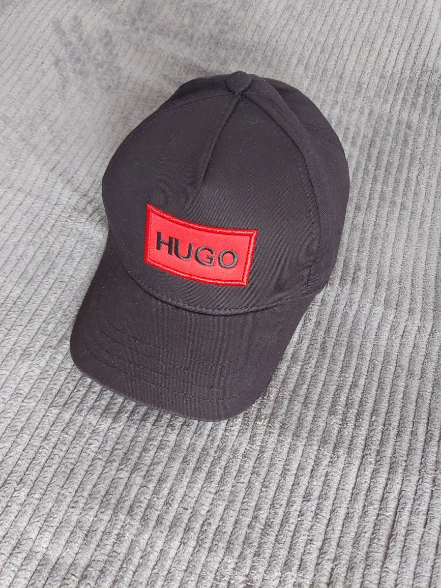 Șapcă Hugo la DOAR 39 LEI