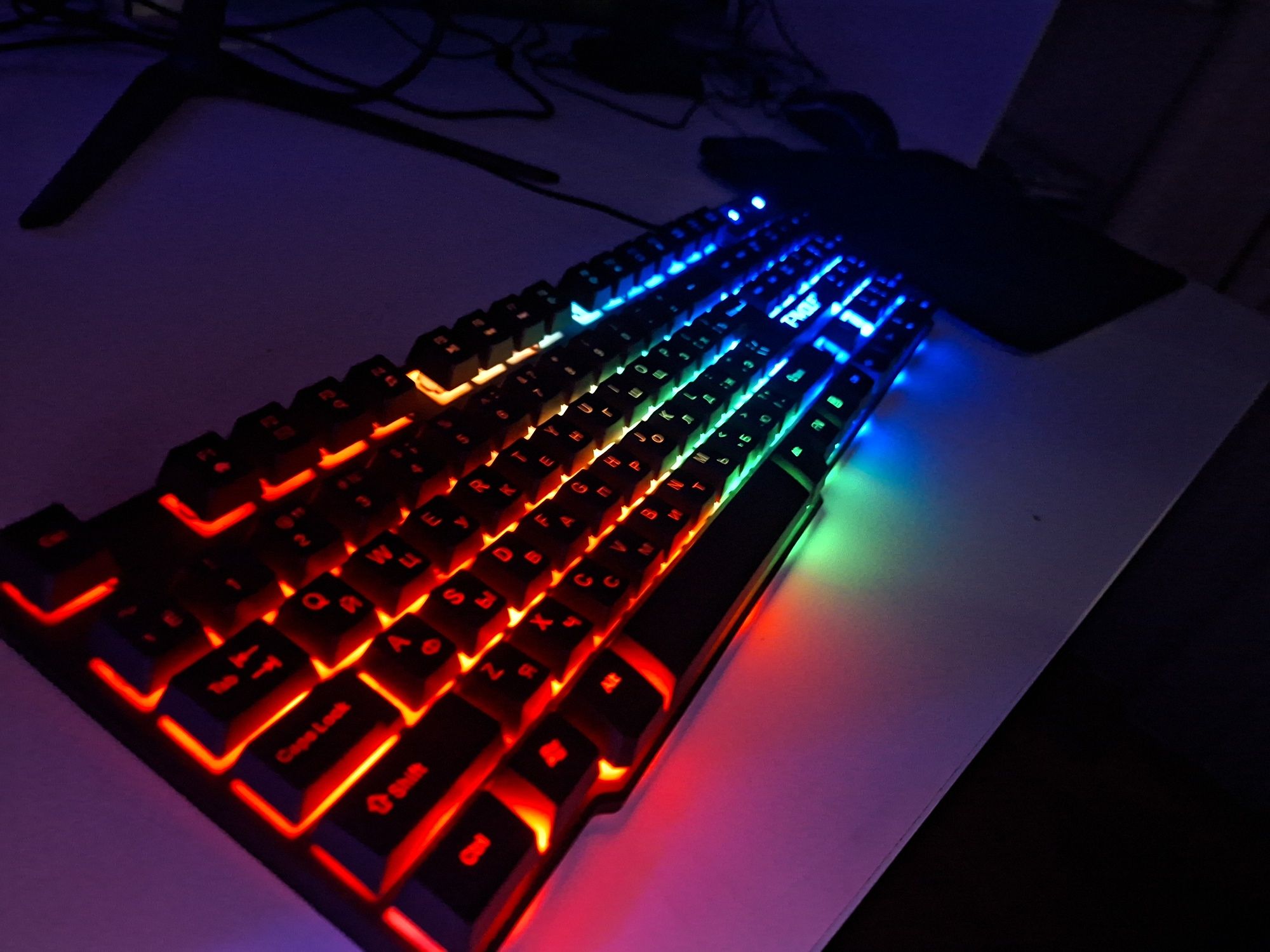 Игровая клавиатура RGB-подсветка