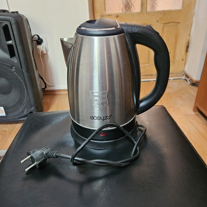 Cana fierbator electrica easy2