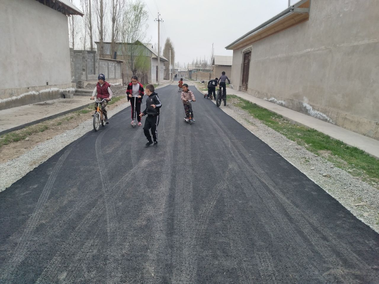 Asfalt xizmati Uzbekistan boʻylab asfalt xizmati