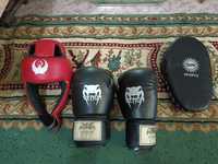 Продам боксёрские перчатки ,лапу,шлем для взрослых