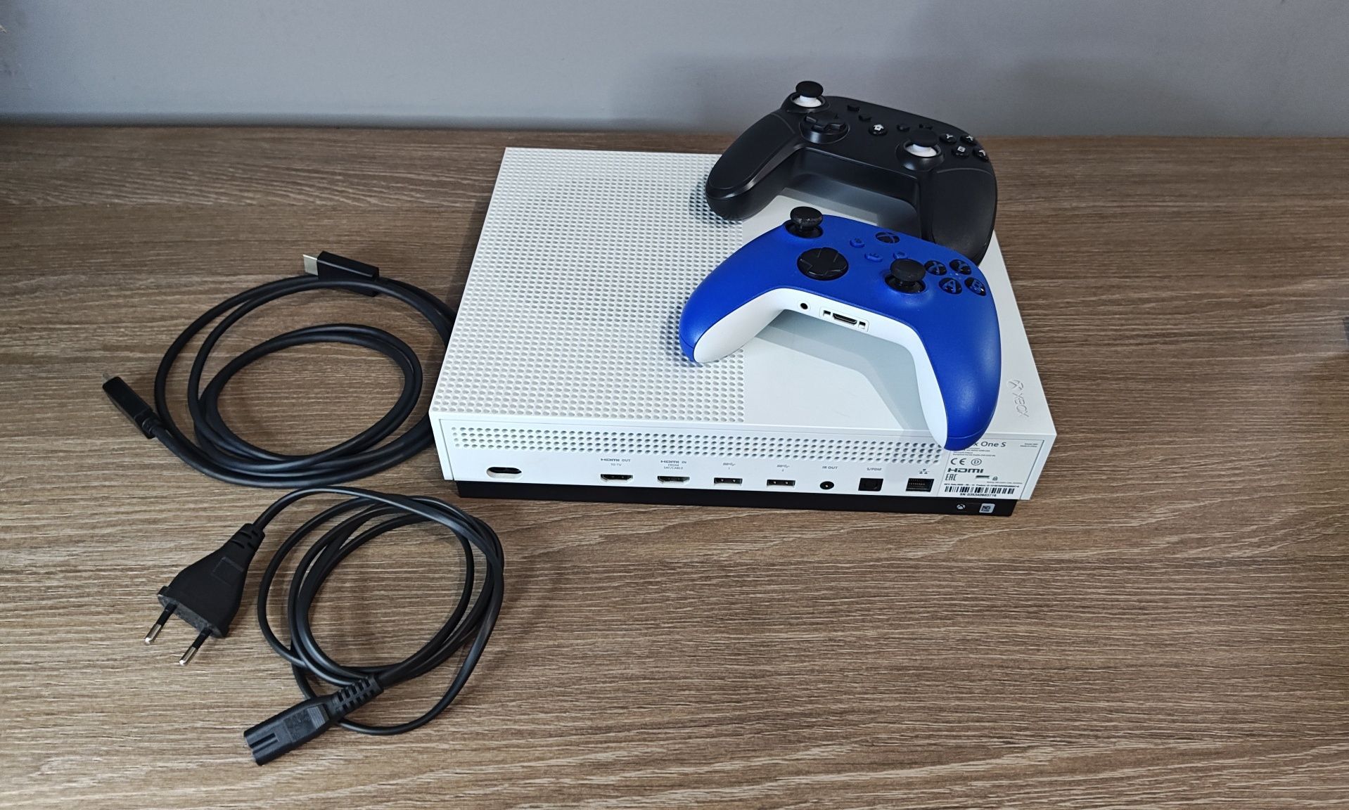 Xbox One S 1TB nou-nouț