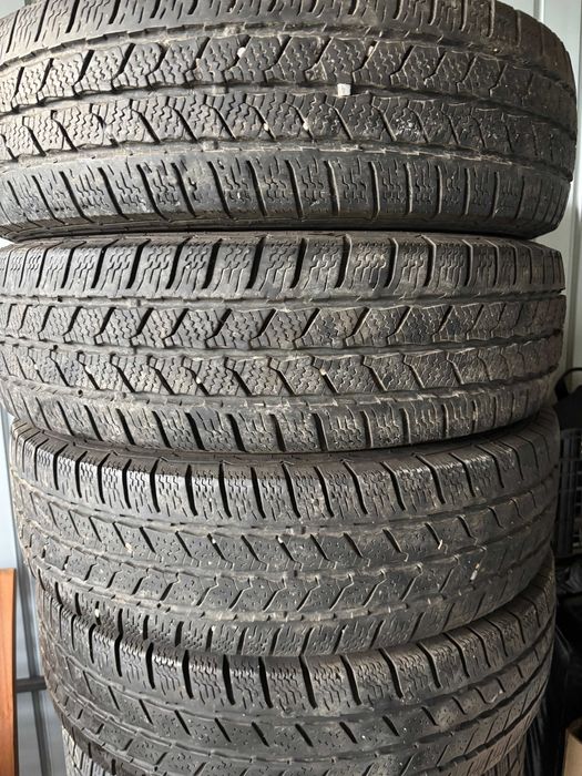 Set 4 anvelope de iarna Continental 195 / 75 R16C si 225 / 55 R16