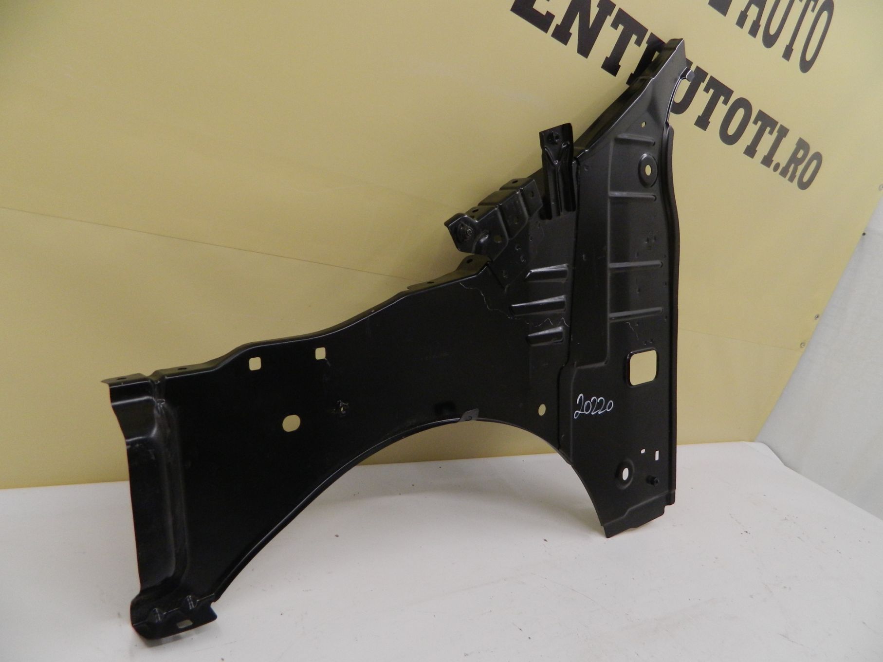 Contra aripa stanga fata Dacia Lodgy,  2012, 2013, 2014, 2015, 2016, 2017, 2018, 762318427R.