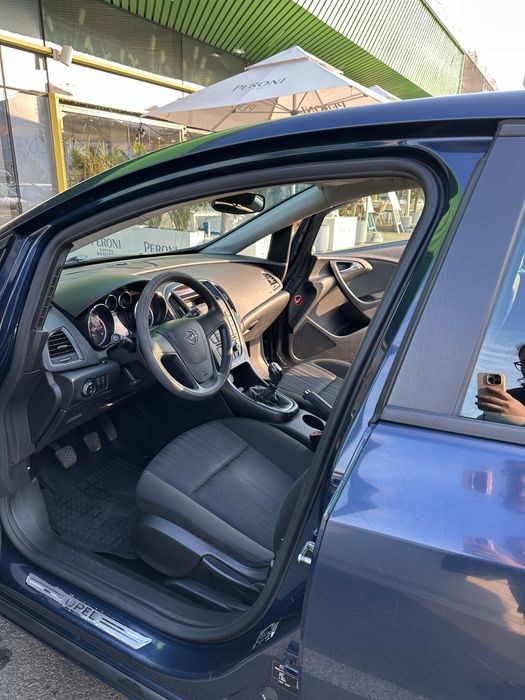 Vand Opel Astra J 2010, 1398cm3, 117.500 km reali
