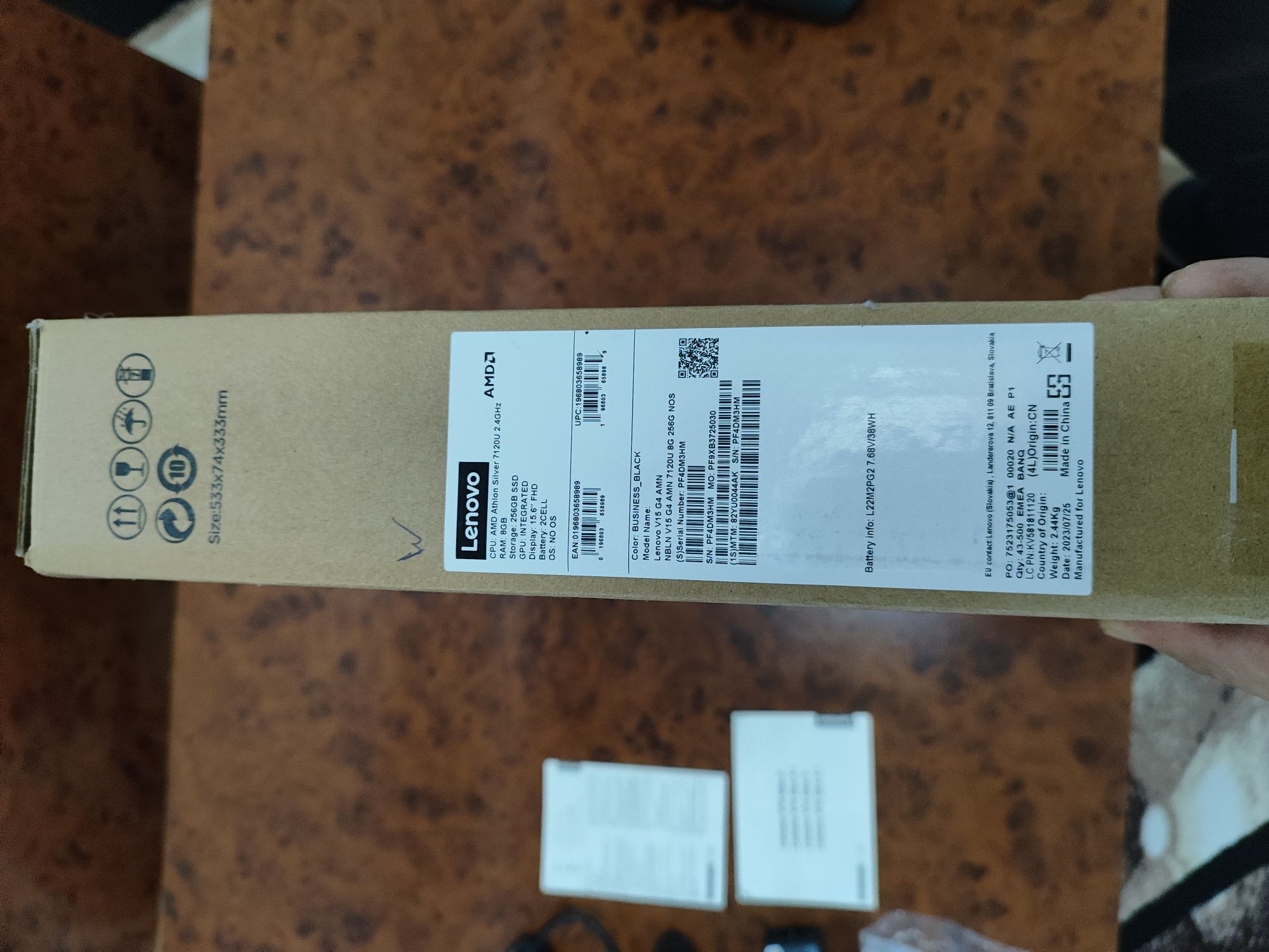 Noutbuk Lenovo/V15