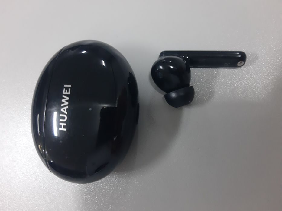 Наушники беспроводные Huawei за 4 тыс