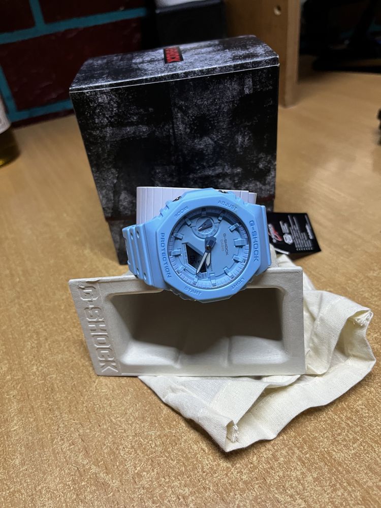 Продам часы casio G-shock GA-2100-2A2ER