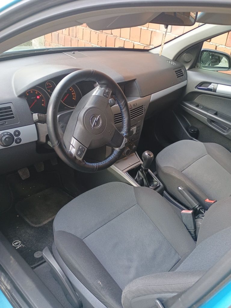 Opel Astra H 1.6 газ бензин