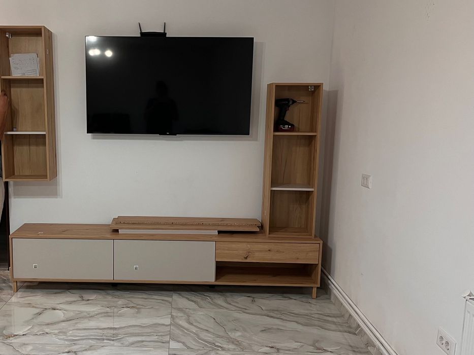 Vând set complet de mobilier pentru living
MOBILA NOUĂ- Nefolosită