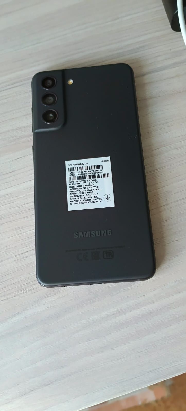 Продам смартфон Samsung S21fe