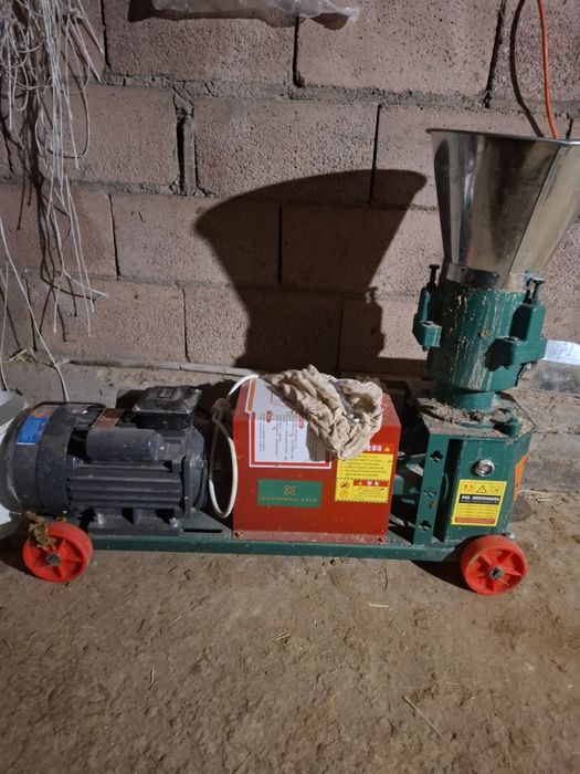 Продаю Гранулятор зерна ноходится в с. Кордай