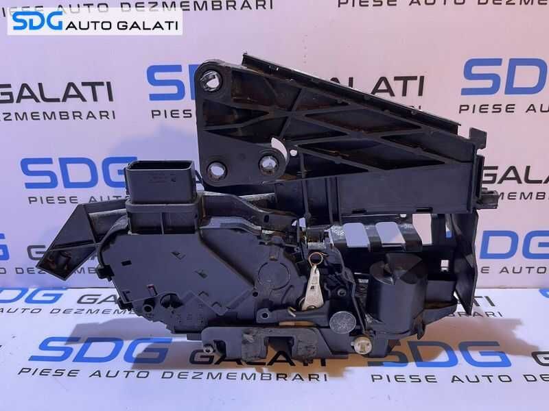 Broasca Incuietoare Usa Portiera Dreapta Spate Keyless Entry Ford Kuga 1 2008 - 2012 Cod 8V4A-S26412-GA [D0577]