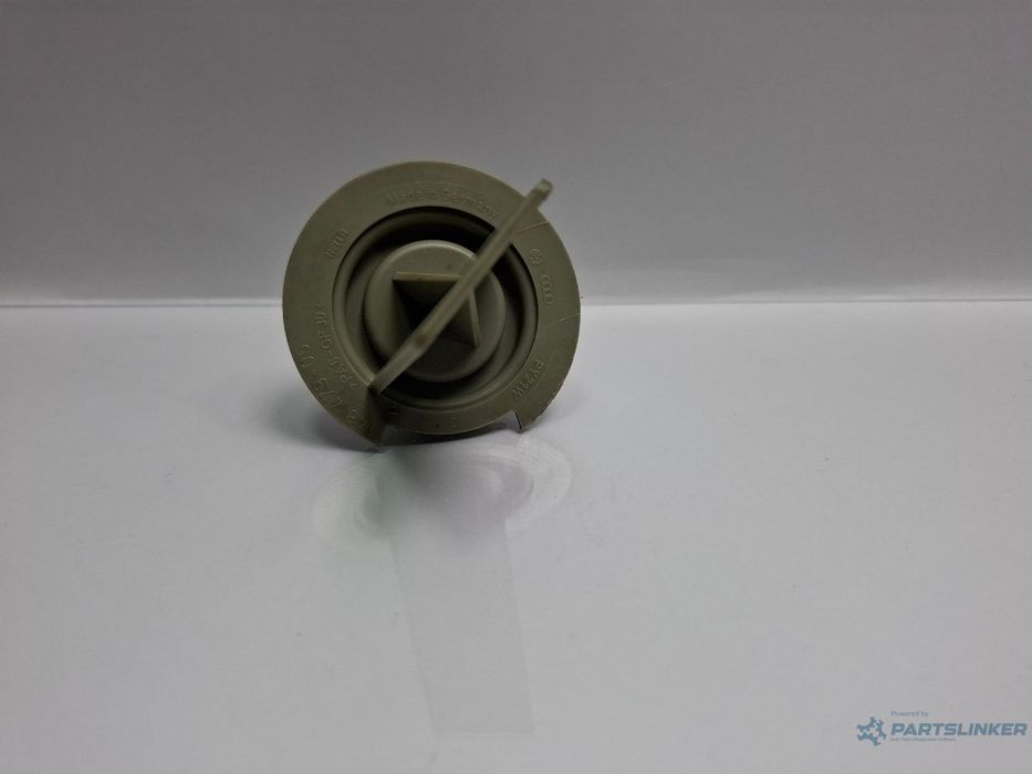 Soclu bec semnalizare VOLKSWAGEN PASSAT Variant 3B6 2000 - 2005 TDI AVB HELLA 14847905