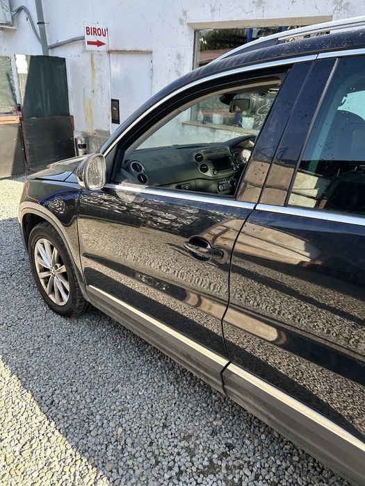 Usa Stanga Fata Volkswagen Tiguan 5N Facelift 2011 - 2015 SUV 4 Usi NEGRU (1340)