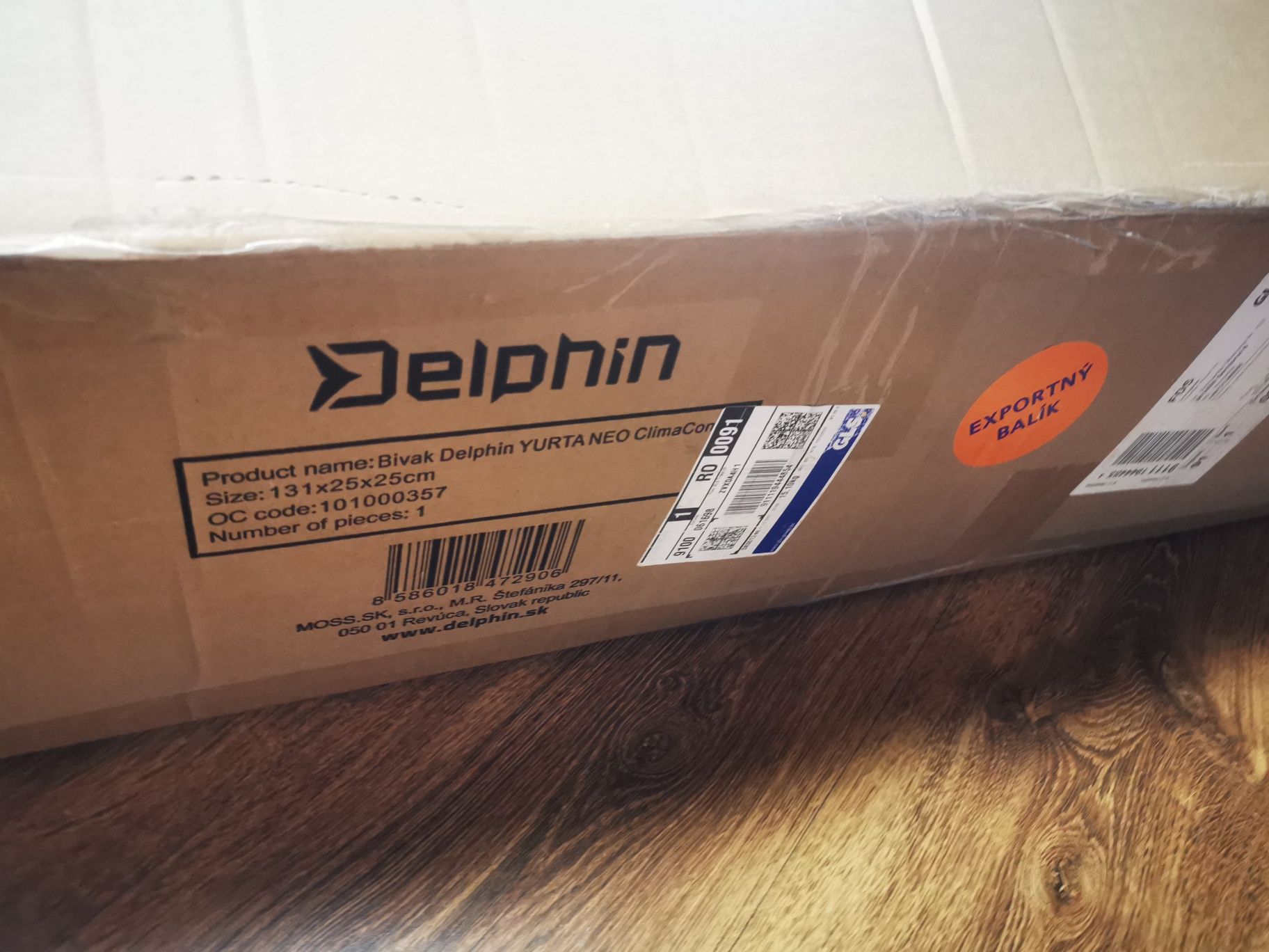 Cort delphin nou în cutie!