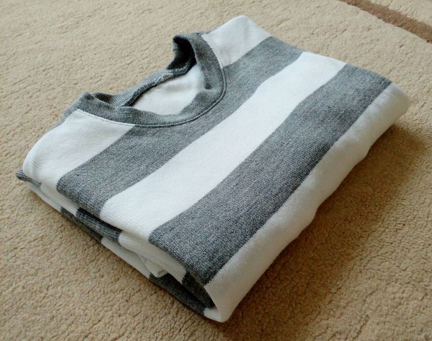Пуловер - Размер L